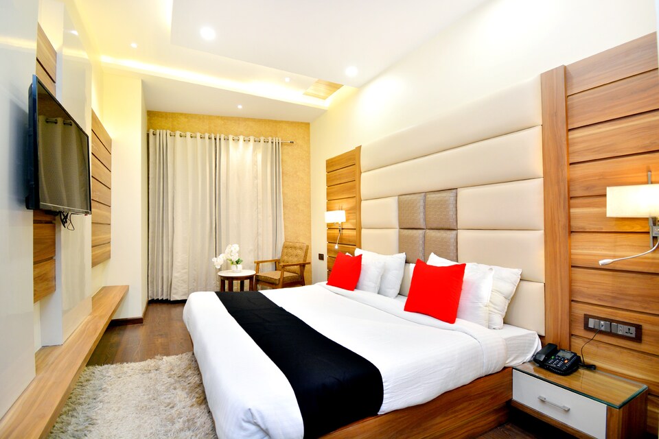 Capital O 43988 Makhan Residency, Mall Road Amritsar, Amritsar