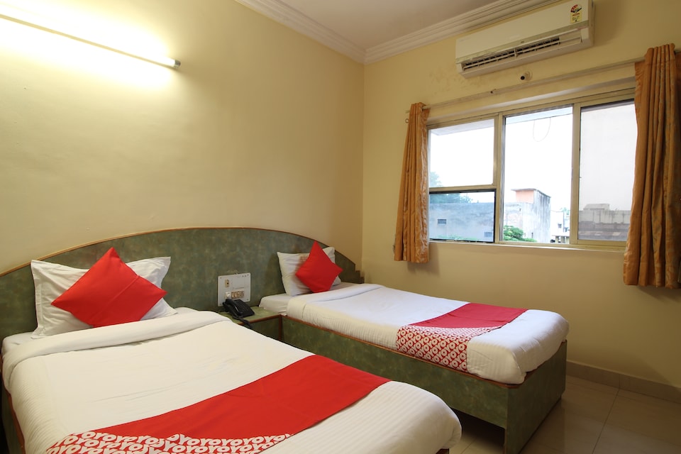 OYO 43996 Prem Residency, Akola, Akola