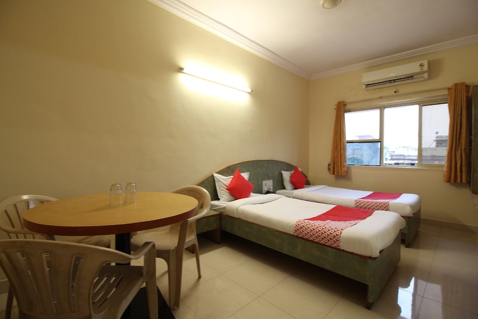 OYO 43996 Prem Residency, Akola, Akola
