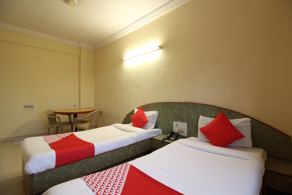 OYO 43996 Prem Residency, Akola, Akola