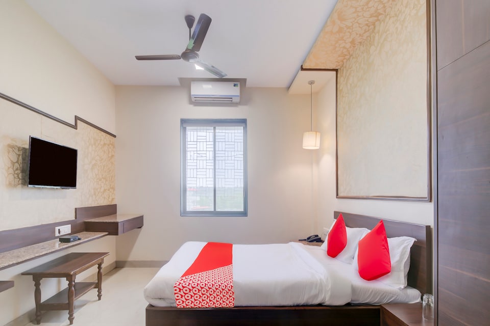 SPOT ON 44009 Hotel Radiant Resort, Mumbai- Kalyan-Bhiwandi- Badalapur, Mumbai