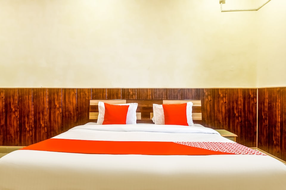 OYO Flagship 44010 Ananda Inn, Mumbai-Kalyan-Bhiwandi- Badalapur, Mumbai