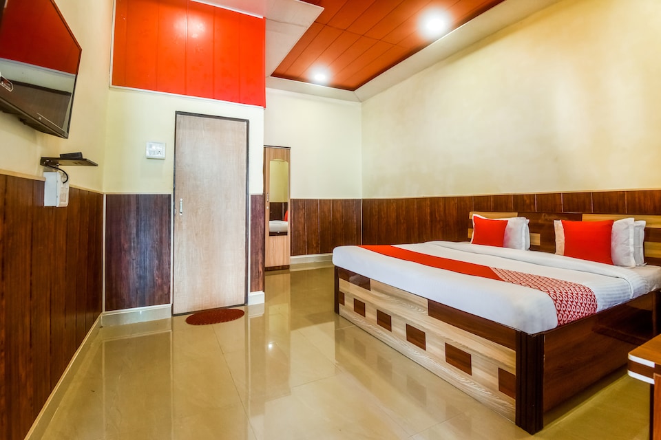 OYO Flagship 44010 Ananda Inn, Mumbai-Kalyan-Bhiwandi- Badalapur, Mumbai