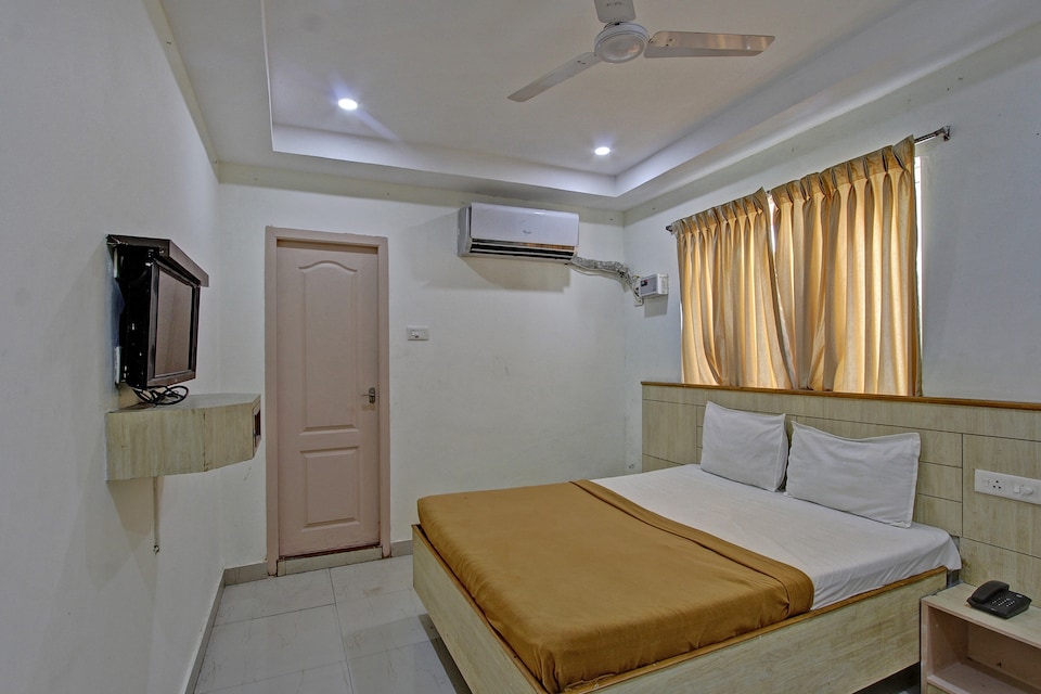 SPOT ON 44022 Hotel National Lodge , Pudukkottai, Trichy