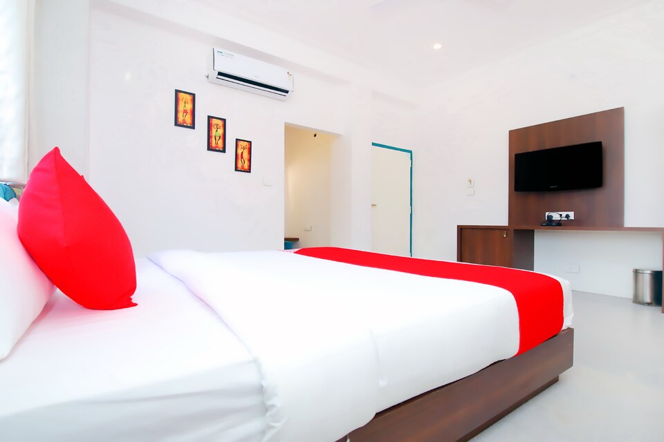 OYO 44025 Atithi Bhanwar Hotel, Fateh Sagar, Udaipur