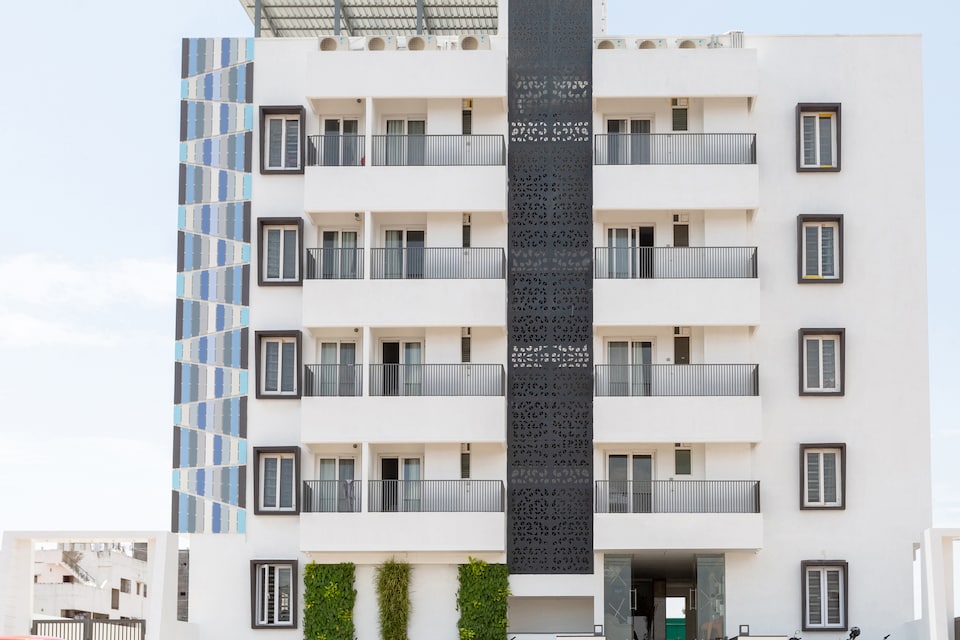 Capital O 44049 Marina Square, Perumbakkam, Chennai