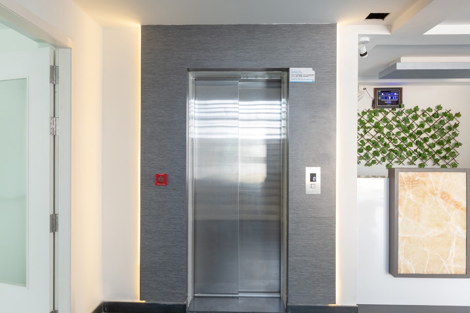 Capital O 44049 Marina Square, Perumbakkam, Chennai