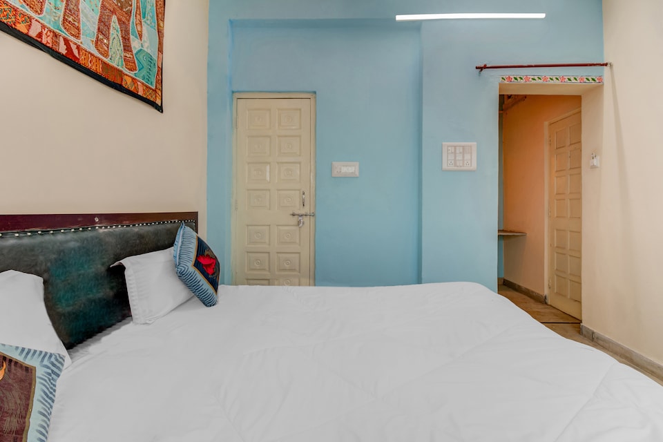 OYO 44066 Hanuman Ghat Guest House, Gulab Bagh, Udaipur