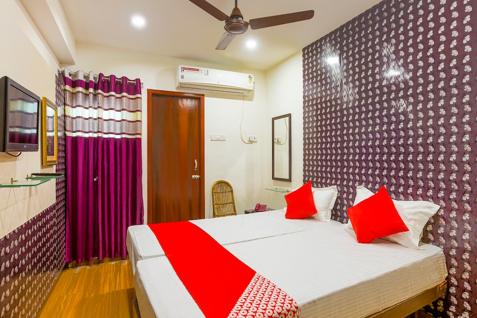 OYO 44071 Stay N Tour, Adyar Chennai, Chennai