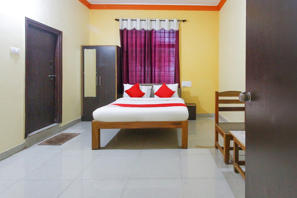 OYO 44077 Vaishnavi Lodging And Boarding, Hubli, हुबली, धारवाड़