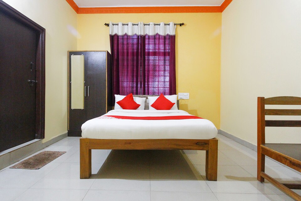OYO 44077 Vaishnavi Lodging And Boarding, Hubli, हुबली, धारवाड़