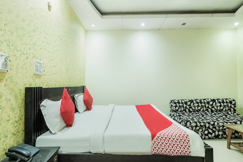 OYO 44081 Hotel Royal Holidays, Karol Bagh Delhi, Delhi