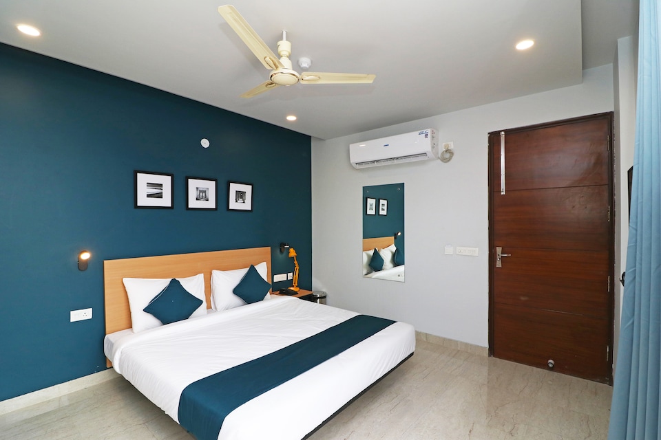 OYO SilverKey Sector 47 Near Omaxe Celebration Mall, Medanta, Gurgaon