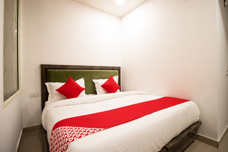 OYO 44094 Grand Inn  OYO Rooms Delhi  Book    832 OYO