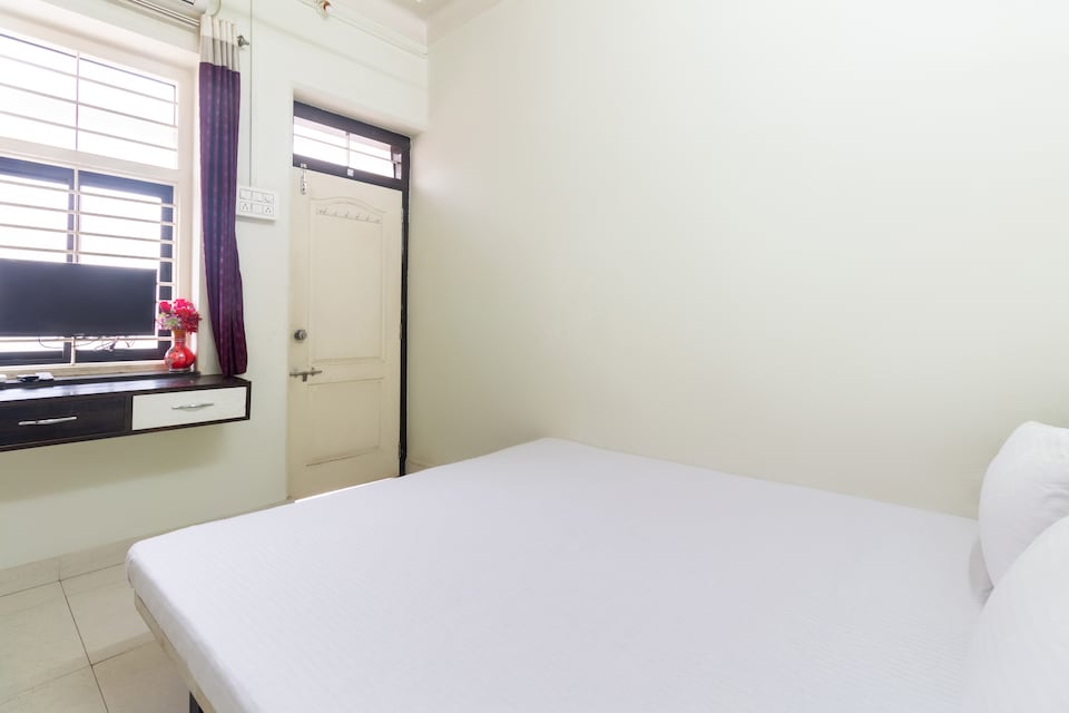 SPOT ON 44098 Star Palace Boarding And Lodging, Sangli, Sangli