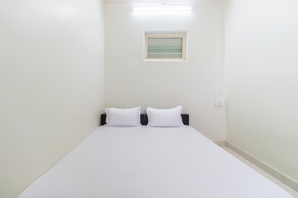 SPOT ON 44098 Star Palace Boarding And Lodging, Sangli, Sangli