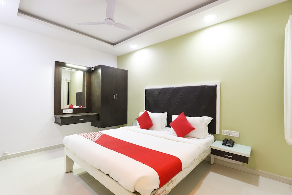 OYO 44102 Seven Seas, Mundra, Mundra