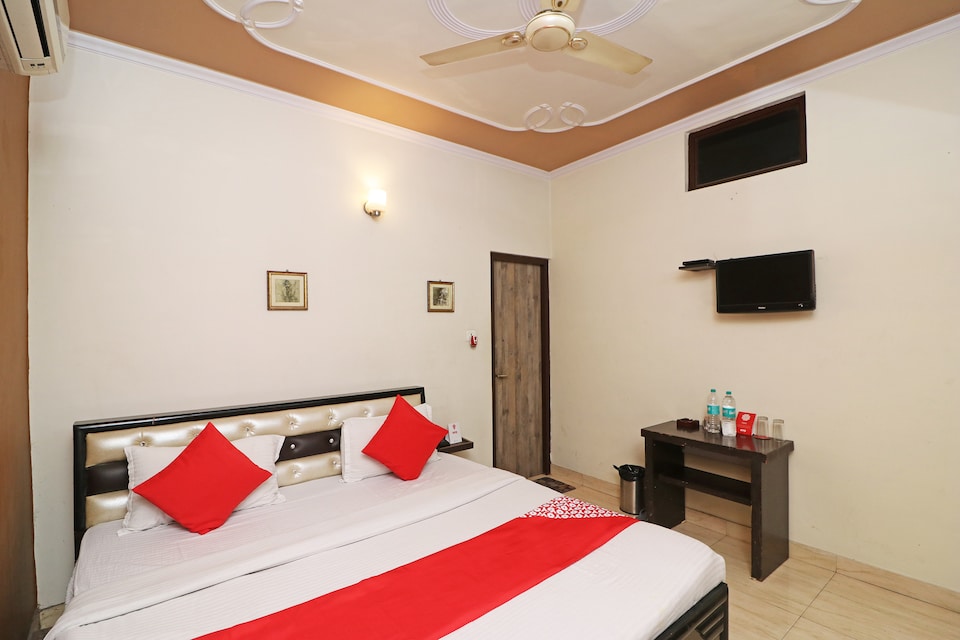 OYO 3956 Home Stay Punjabi Handi, Avas Vikas, Rudrapur