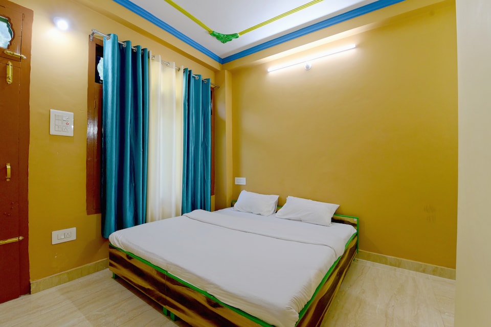 OYO 44133 Bicycle Cafe & Guest House, Kasol, Kasol