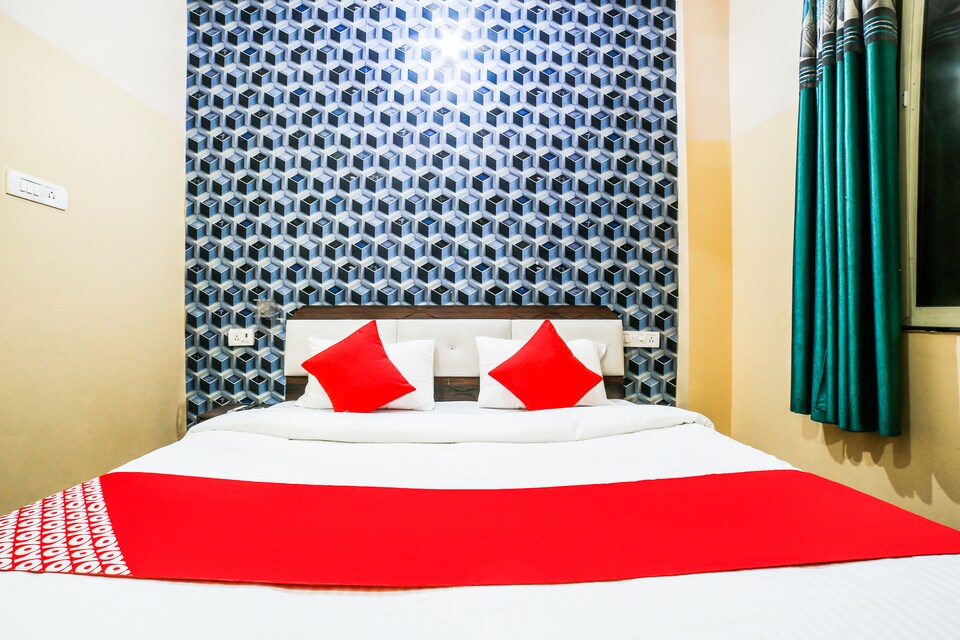 OYO 44135 Gwala bhawan, Banke Bihari Mandir Vrindavan, Vrindavan