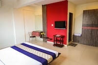 OYO Hotel Alpine Near Sant Tukaram Nagar Metro Station