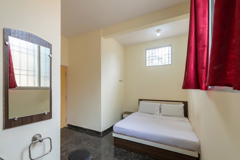 SPOT ON 44173 Madhura Residency, Hassan, Hassan