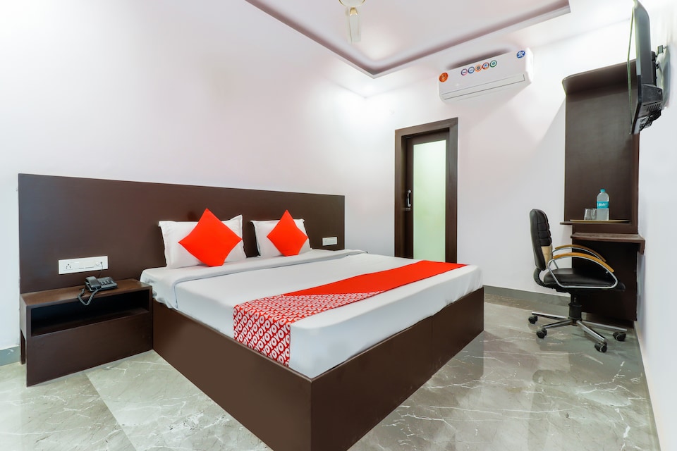 OYO 44175 SURYA INN, SGPGI Lucknow, Lucknow