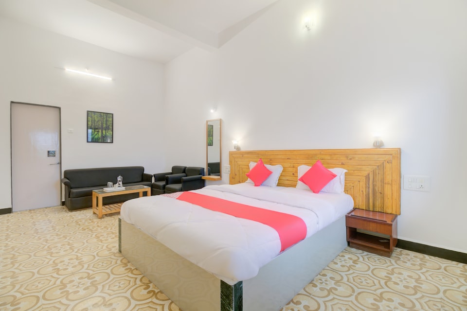 OYO 44185 Ajanta Resort, Karad, Satara