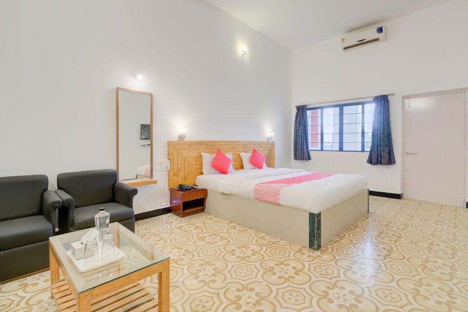 OYO 44185 Ajanta Resort, Karad, Satara