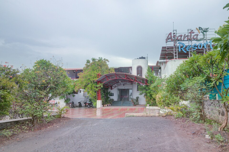 OYO 44185 Ajanta Resort, Karad, Satara