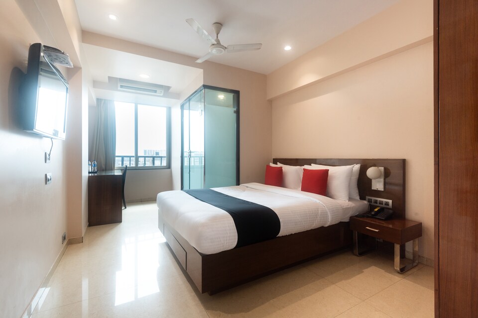 Capital O 44192 Hotel Elite Peak, Mumbai International Airport, Mumbai