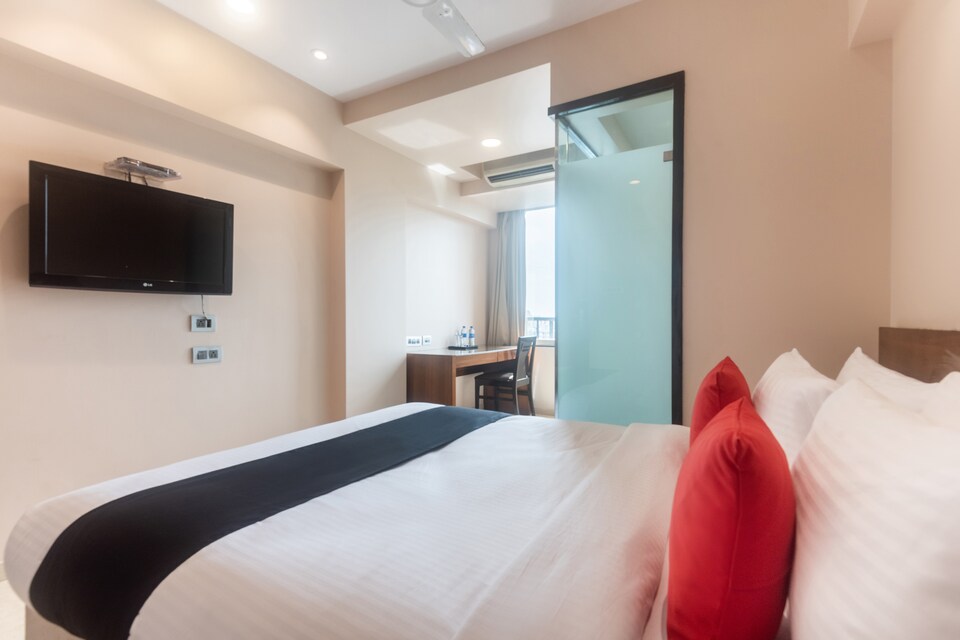 Capital O 44192 Hotel Elite Peak, Mumbai International Airport, Mumbai