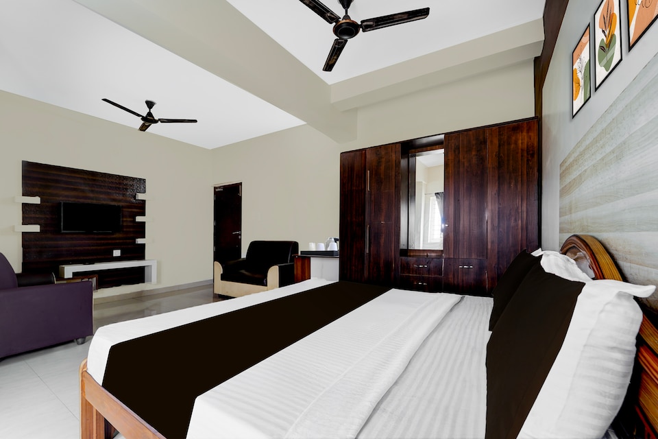 Collection O Republic Mall Coimbatore Formerly Manis Residency, Avinashi Road Coimbatore, Coimbatore