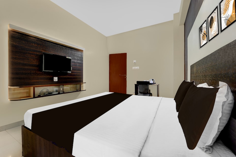 Collection O Republic Mall Coimbatore Formerly Manis Residency, Avinashi Road Coimbatore, Coimbatore