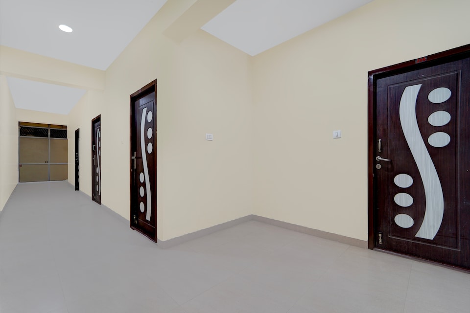 Collection O Republic Mall Coimbatore Formerly Manis Residency, Avinashi Road Coimbatore, Coimbatore