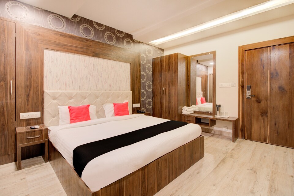 Capital O 44207 Hotel Krishnaraj, Airport Udaipur, Udaipur