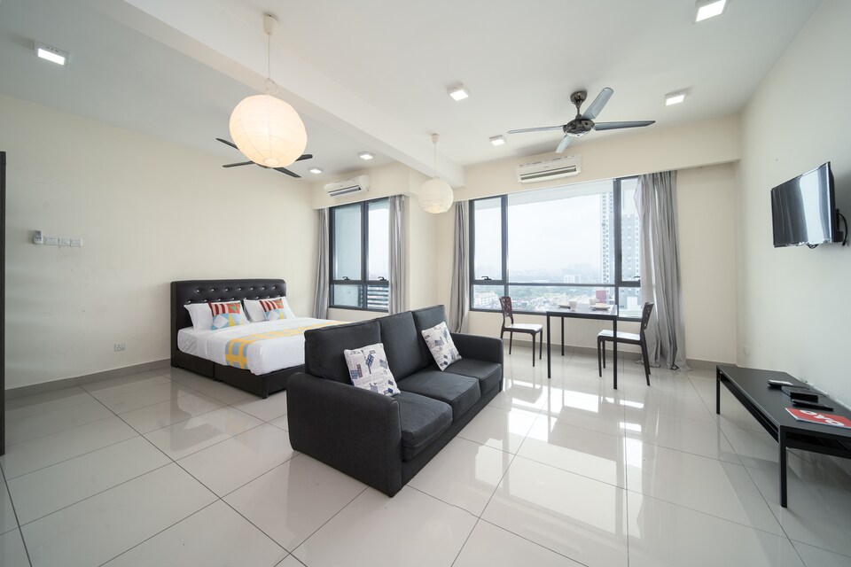 OYO Home 11335 Vibrant Studio Flexis One South, Seri Kembangan, Seri Kembangan
