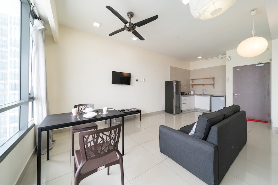 OYO Home 11335 Vibrant Studio Flexis One South, Seri Kembangan, Seri Kembangan