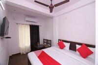 OYO 44236 Hotel Chandra Bagha