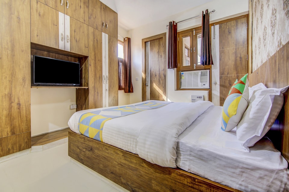 OYO 44244 Exotic Stay Artemis Hospital, South City II Gurgaon, Gurgaon
