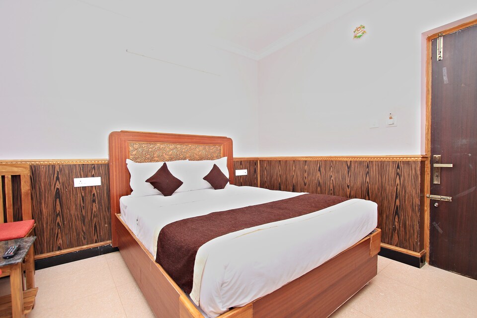OYO Flagship 44245 Hotel Rainforest Thalayathimund, Ooty Coonoor Road, Ooty