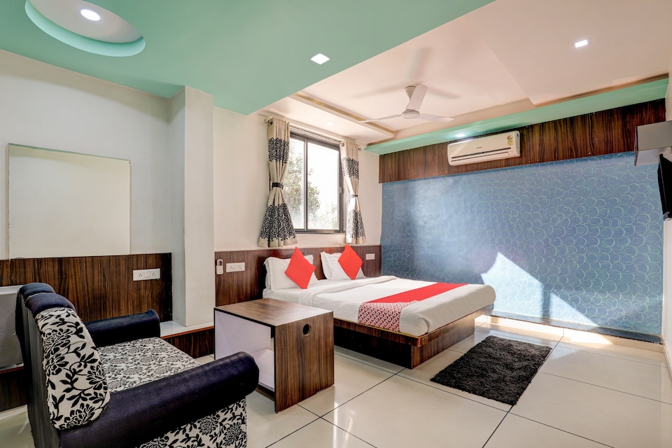 OYO Flagship 3967 Hotel Capital, Sector 16 Gandhinagar, Gandhinagar