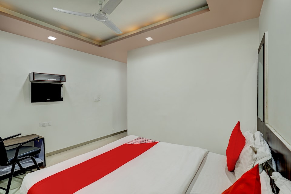 OYO Flagship 3967 Hotel Capital, Sector 16 Gandhinagar, Gandhinagar