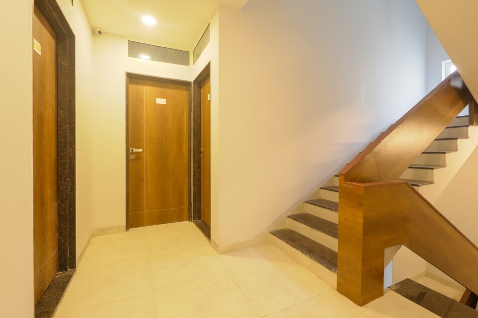  live on IND1010, MG Road Indore, Indore