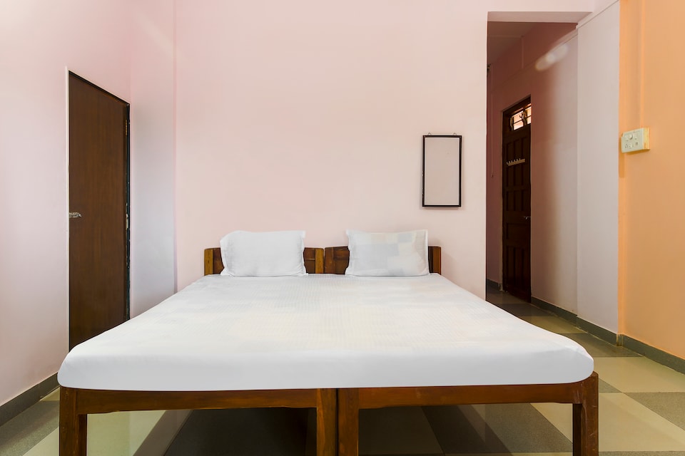 OYO 44262 Jaideep Lodge, Ganpatipule, Ganpatipule