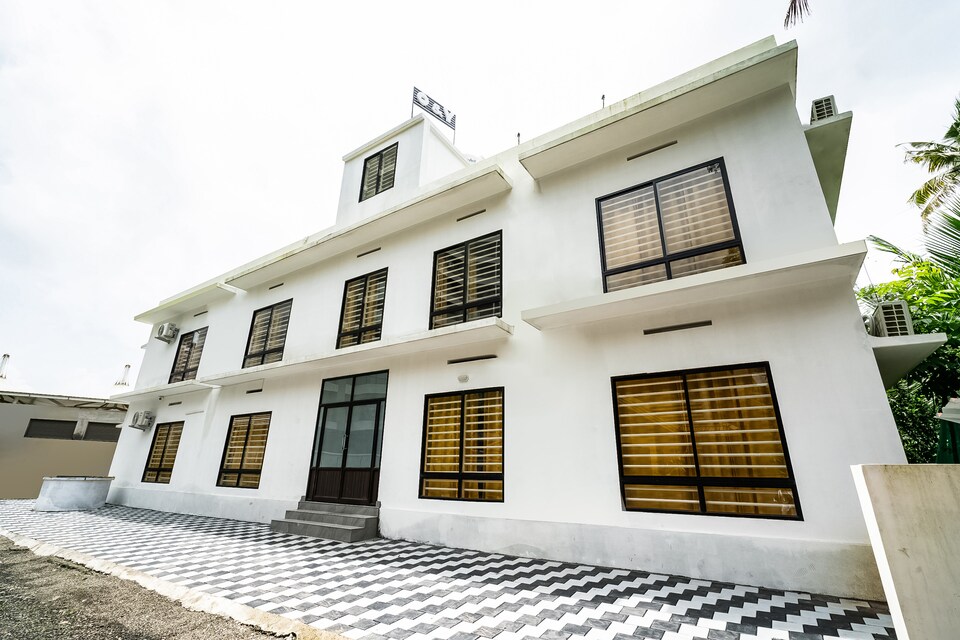 OYO 44266 Home O&Y Apartments 1BHK, Kakkanad Kochi, Kochi