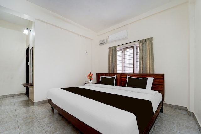 Super Hotel O Pathanamthitta Near Mahatma Gandhi Statue