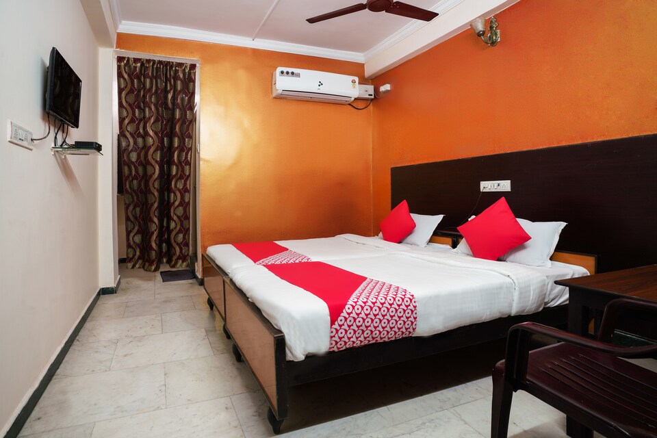 OYO 44275 Three Castles Executive, Nampally, Hyderabad