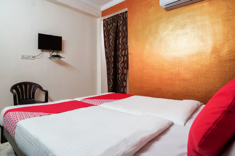 OYO 44275 Three Castles Executive, Nampally, Hyderabad