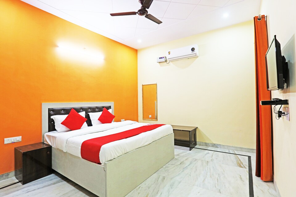 OYO 44285 Shri Krishna Guest House, Noida Industrial Area Mamura, Noida